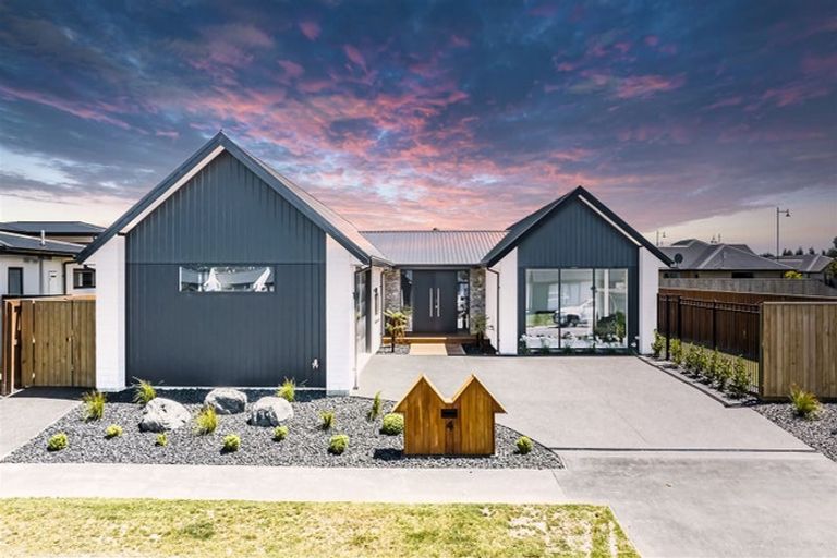 Photo of property in 4 Alan James Lane, Prebbleton, 7604