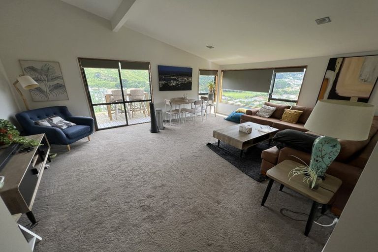 Photo of property in 20 Bay Lair Grove, Island Bay, Wellington, 6023