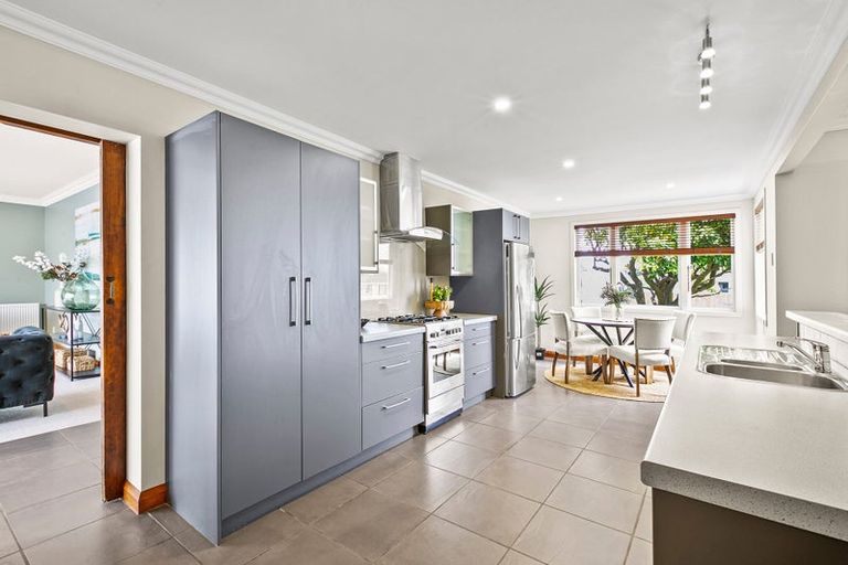 Photo of property in 2 Rawhiti Street, Vogeltown, New Plymouth, 4310