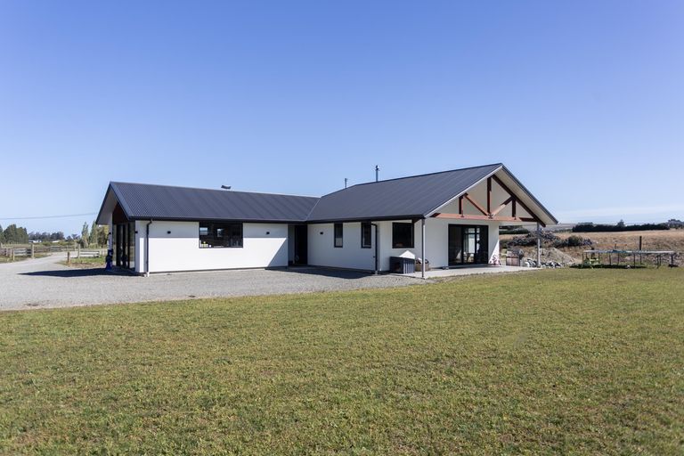 Photo of property in 405 Parsons Road, Weston, Oamaru, 9492