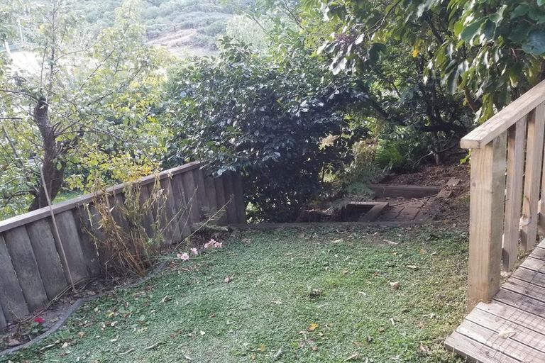 Photo of property in 7 Angle Street, Picton, 7220