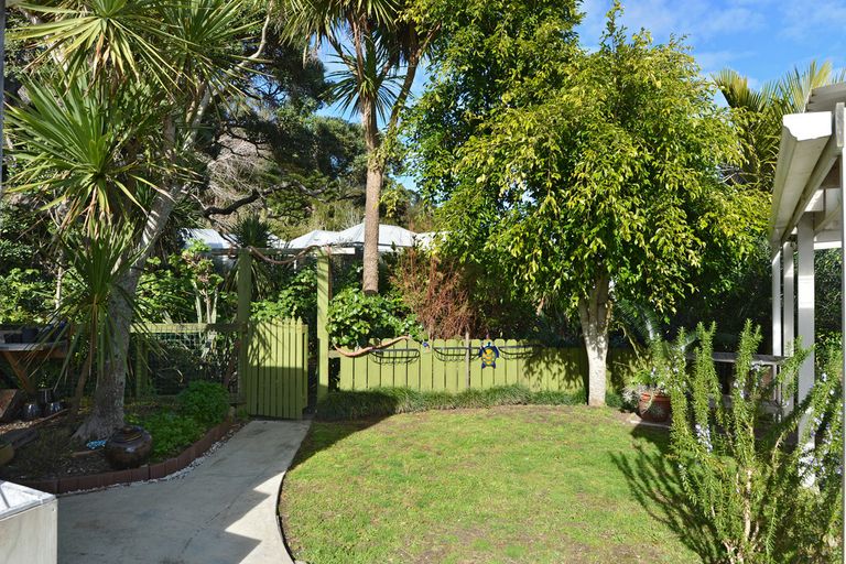 Photo of property in 65 Urquharts Bay Road, Whangarei Heads, Whangarei, 0174