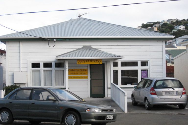 Photo of property in 102 Kilbirnie Crescent, Kilbirnie, Wellington, 6022