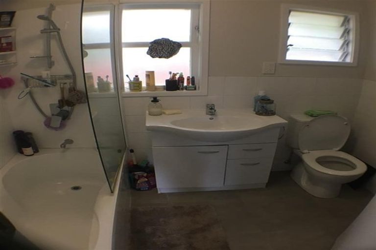 Photo of property in 26 Evelyn Place, Hillcrest, Auckland, 0627