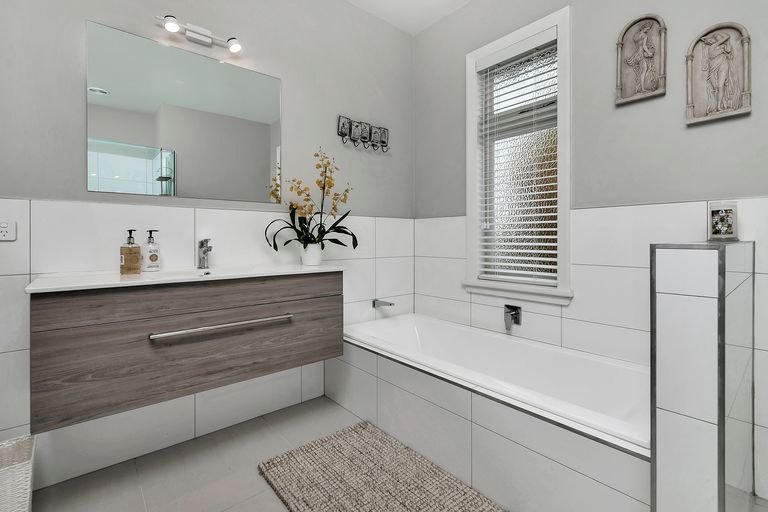 Photo of property in 1 Cochrane Road, Hobsonville, Auckland, 0616