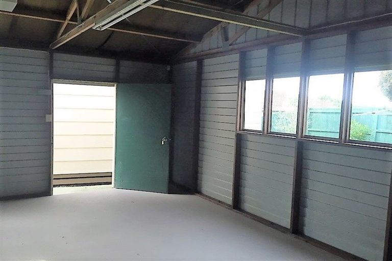 Photo of property in 1/56 Shifnal Drive, Randwick Park, Auckland, 2105