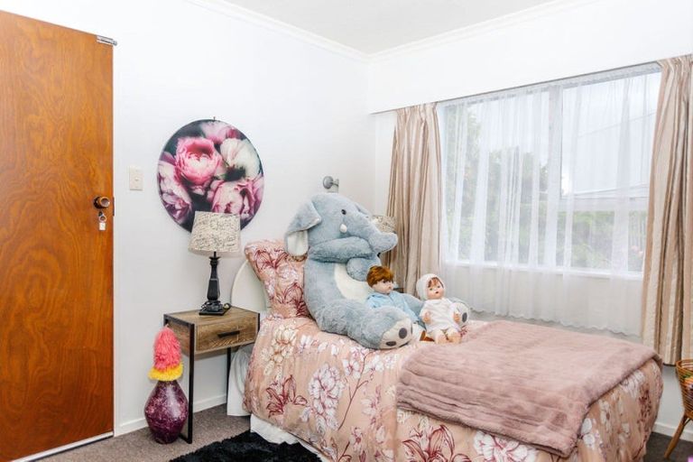 Photo of property in 17 Mccallum Street, Dannevirke, 4930