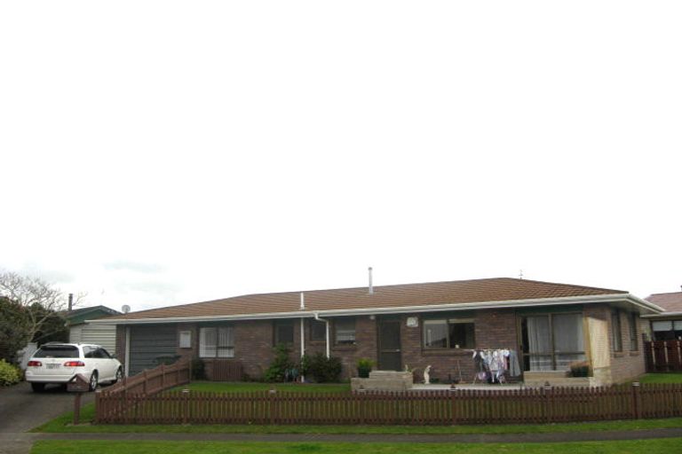 Photo of property in 17 Hamua Place, Waitara, 4320