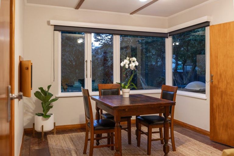 Photo of property in 27 Winston Avenue, Hokowhitu, Palmerston North, 4410