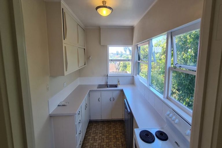 Photo of property in 46 Exmouth Road, Northcote, Auckland, 0627