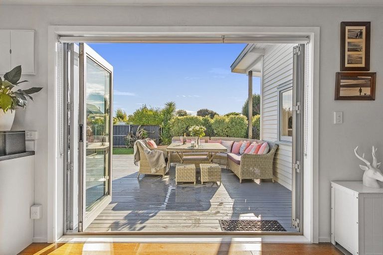 Photo of property in 31 Broadway Avenue, Waikuku Beach, 7473