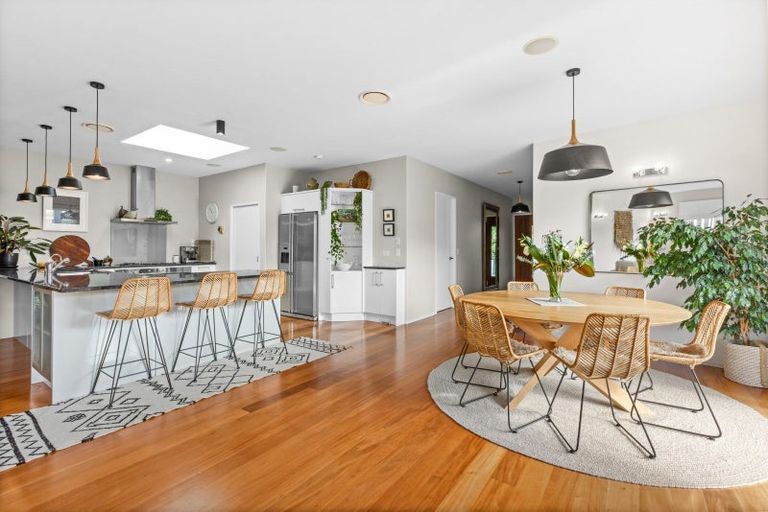 Photo of property in 18a Cambridge Terrace, Taradale, Napier, 4112