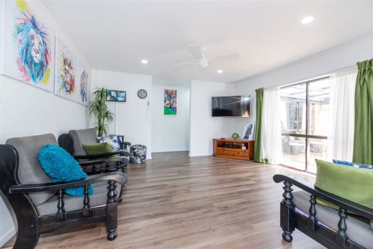 Photo of property in 3a Aotea Road, Glen Eden, Auckland, 0602