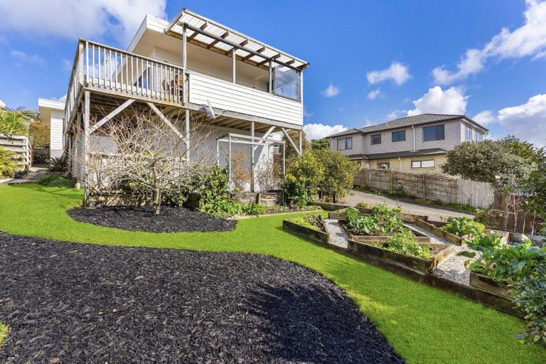 Photo of property in 123 Carlisle Road, Northcross, Auckland, 0632
