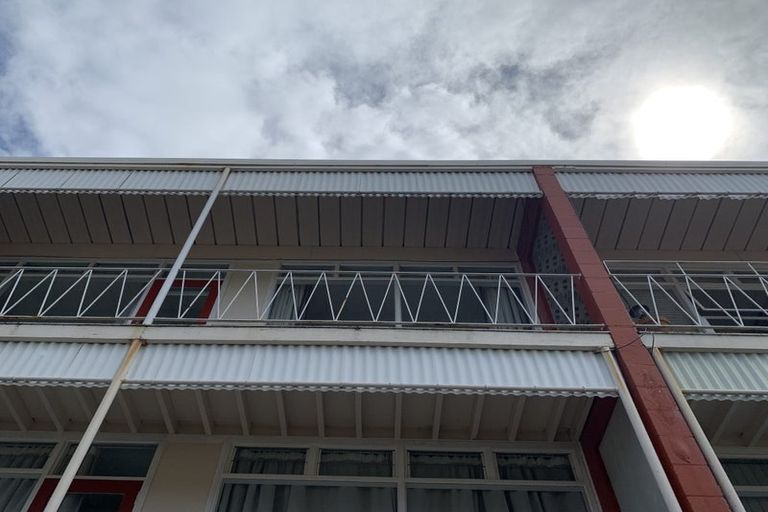 Photo of property in 9/219 Onewa Road, Birkenhead, Auckland, 0626