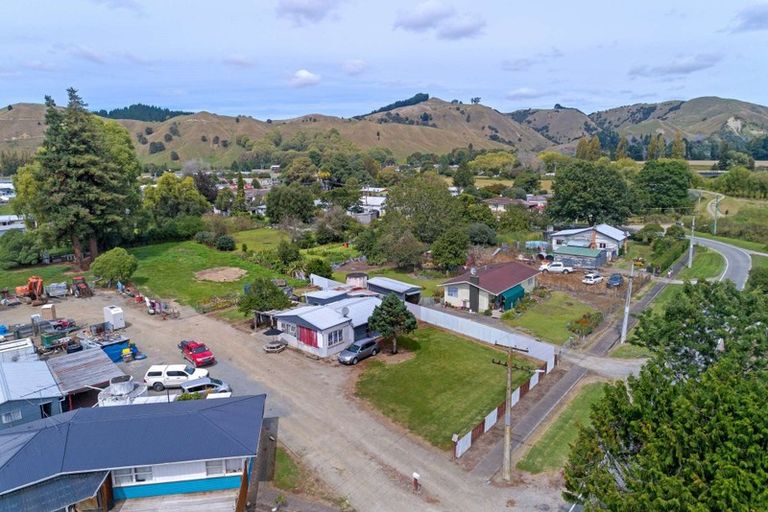 Photo of property in 10 Kipling Road, Te Karaka, 4022