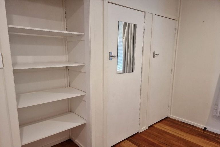 Photo of property in 5 Aorangi Road, Paraparaumu, 5032