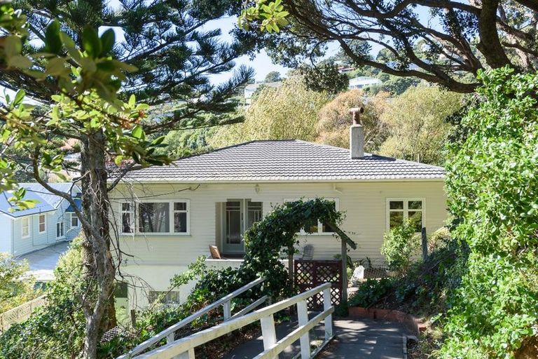 Photo of property in 33 Bentinck Avenue, Strathmore Park, Wellington, 6022