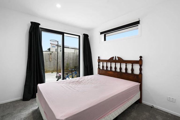 Photo of property in 5/147c Carlisle Road, Northcross, Auckland, 0632