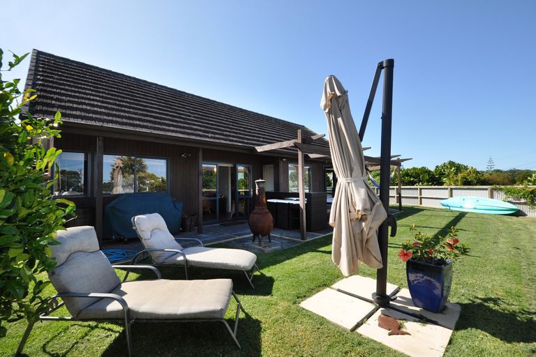 Photo of property in 2 Lax Crescent, Leigh, 0985