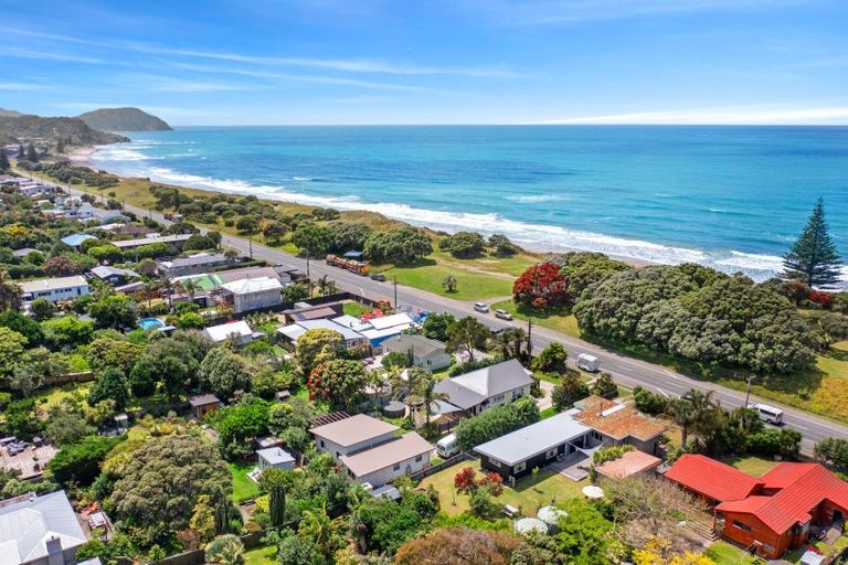 Photo of property in 18 Moana Road, Okitu, Gisborne, 4010