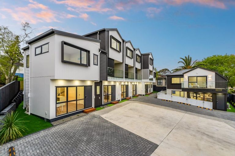 Photo of property in 16a Saint Catherine Crescent, West Harbour, 0618