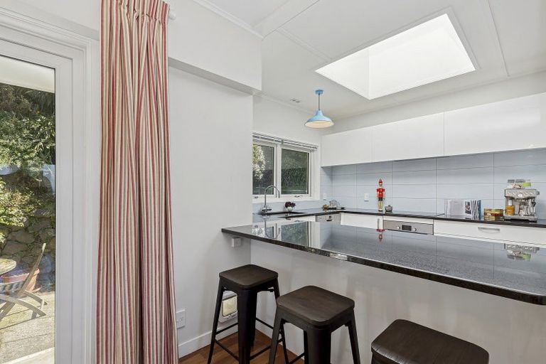 Photo of property in 3 Puketiro Avenue, Northland, Wellington, 6012