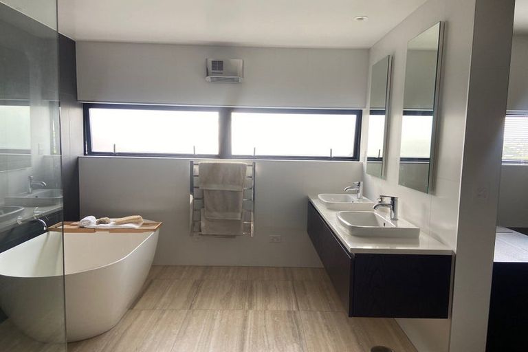 Photo of property in 13 Sharon Road, Waiake, Auckland, 0630