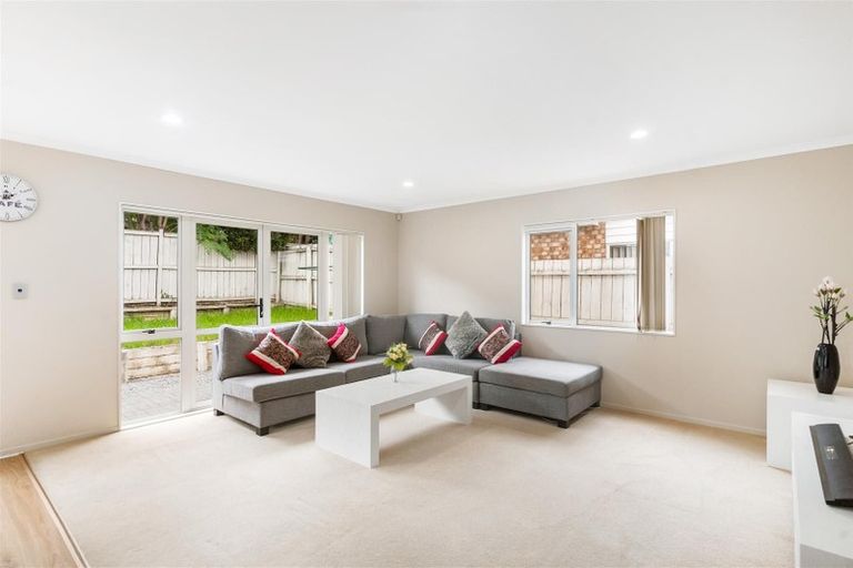 Photo of property in 10 Maypark Crescent, Flat Bush, Auckland, 2016