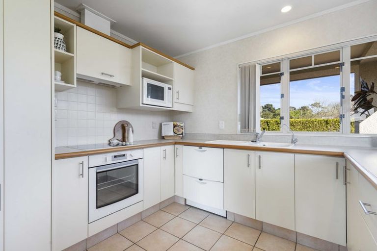 Photo of property in 12 Millthorpe Crescent, Pukete, Hamilton, 3200