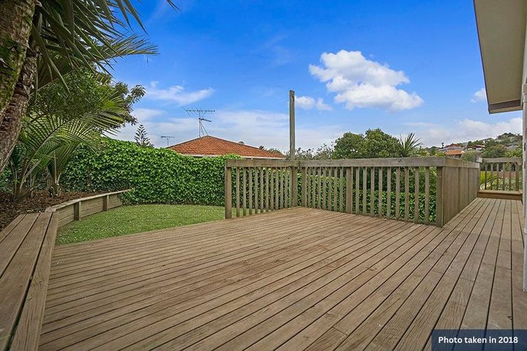 Photo of property in 1/17 Sandiacre Way, Browns Bay, Auckland, 0630