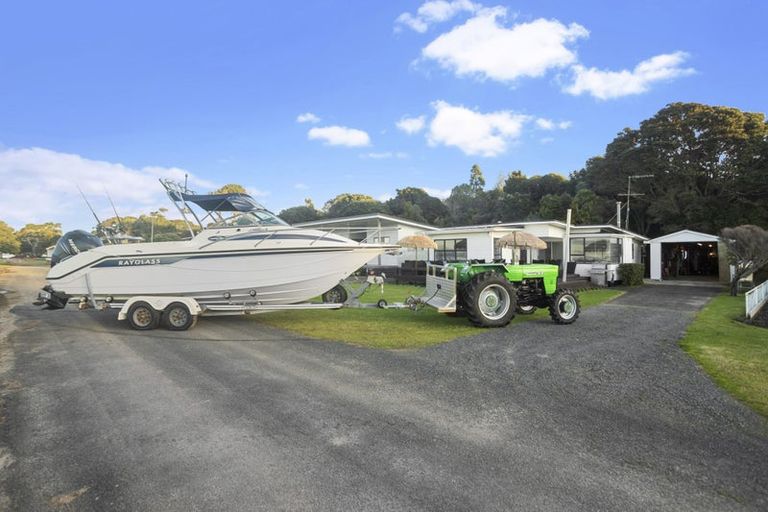 Photo of property in 30 Logan Drive, Manukau Heads, Awhitu, 2684