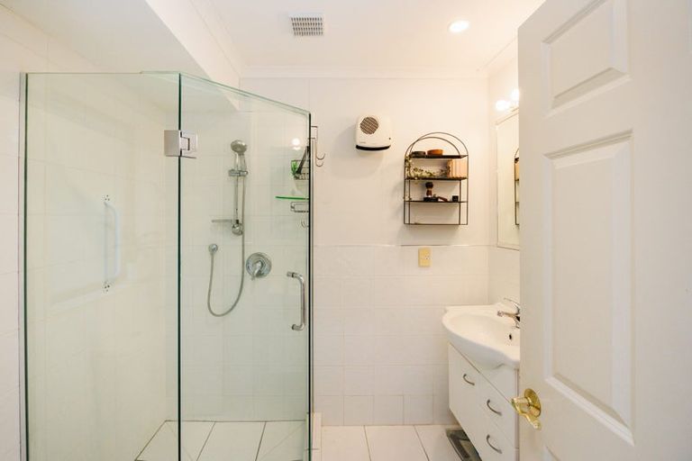 Photo of property in 5 Pastoral Lane, Hokowhitu, Palmerston North, 4410