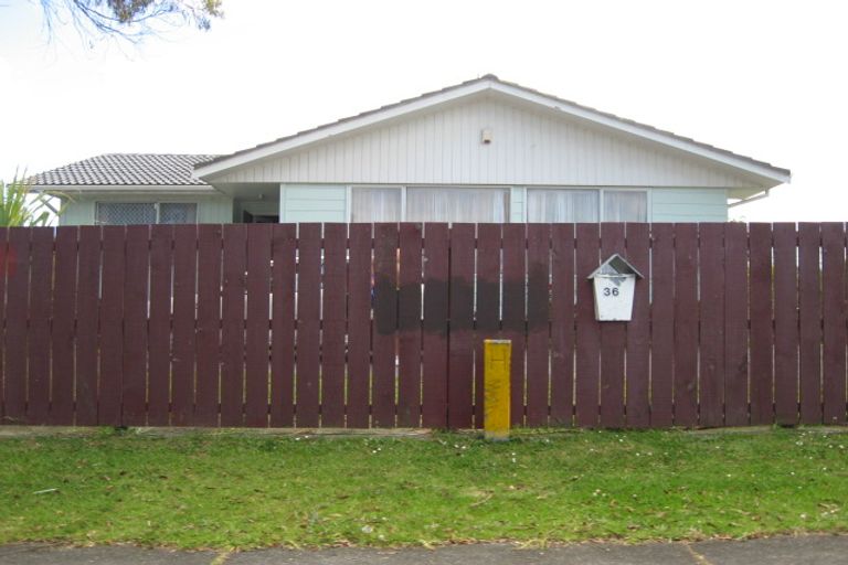 Photo of property in 36 Staverton Crescent, Mangere, Auckland, 2022