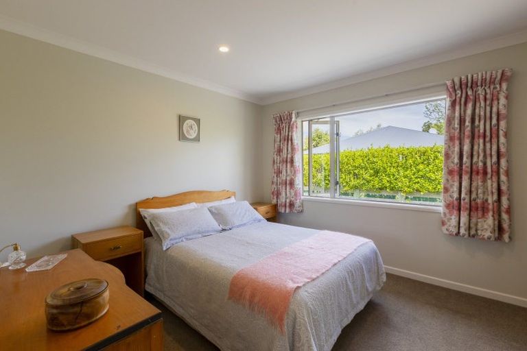 Photo of property in 10 Rochfort Street, Otane, 4202