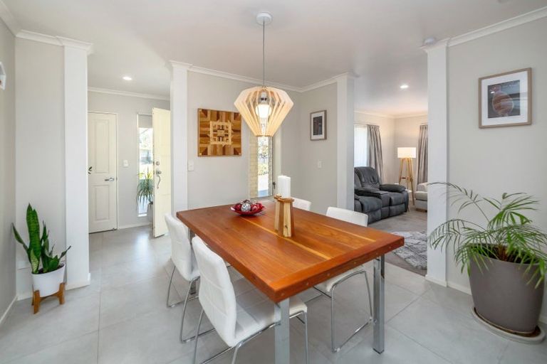 Photo of property in 20 Philip Street, Carterton, 5713