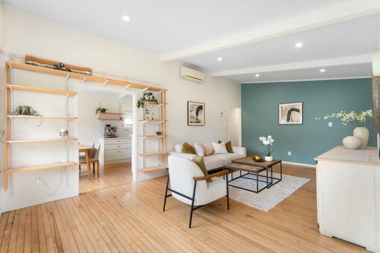 Photo of property in 9 Bowman Road, Forrest Hill, Auckland, 0620