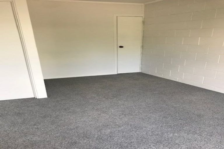 Photo of property in 50b Mirrabooka Avenue, Botany Downs, Auckland, 2010