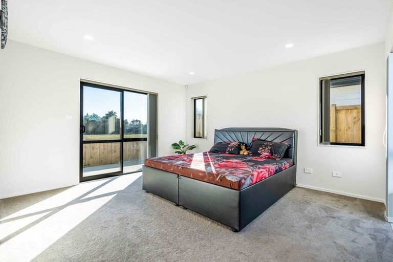 Photo of property in 11 Silver Beech Street, Takanini, 2110