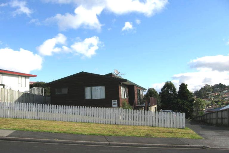 Photo of property in 15 Grenadine Place, Unsworth Heights, Auckland, 0632