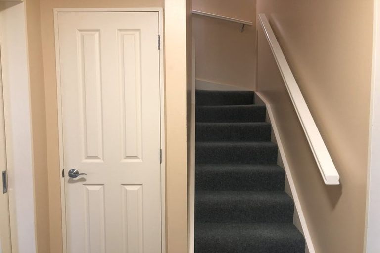 Photo of property in 4 Holly Court, Palmerston North, 4410