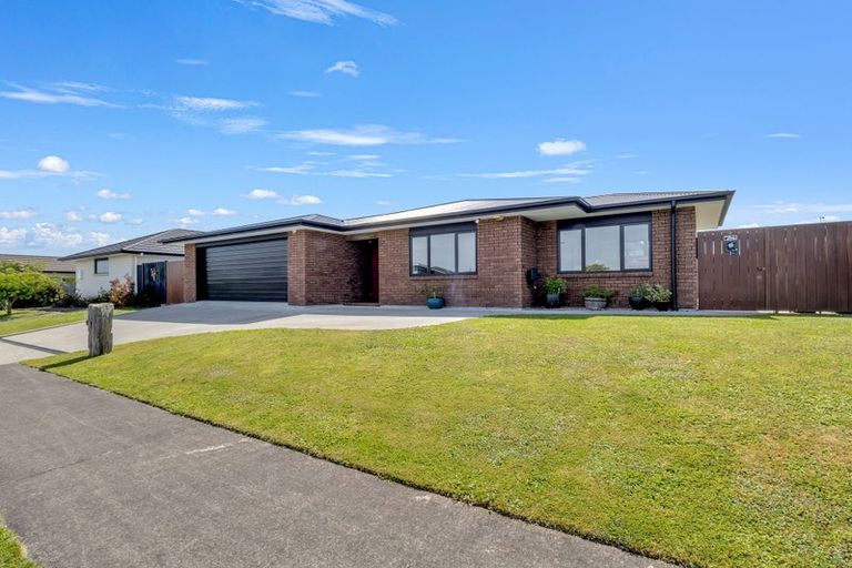 Photo of property in 27 Balrickard Way, Milson, Palmerston North, 4414
