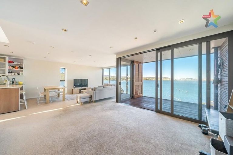 Photo of property in Patent 326 Apartments, 507s/326 Evans Bay Parade, Hataitai, Wellington, 6021