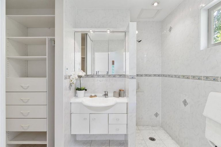 Photo of property in 825 Beach Road, Browns Bay, Auckland, 0630