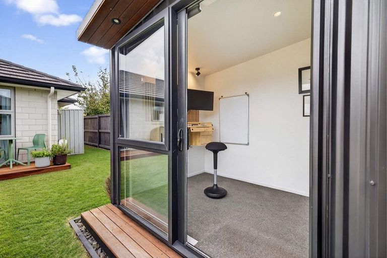 Photo of property in 33 Te Kio Crescent, Papamoa Beach, Papamoa, 3118