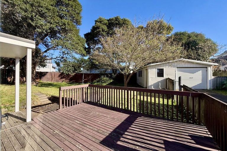 Photo of property in 52 Moncrieff Avenue, Clendon Park, Auckland, 2103