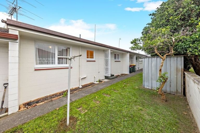 Photo of property in 2/51 Takanini Road, Takanini, 2112