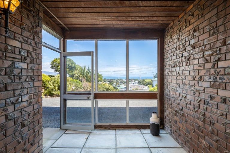 Photo of property in 14 Scott Street, Moturoa, New Plymouth, 4310