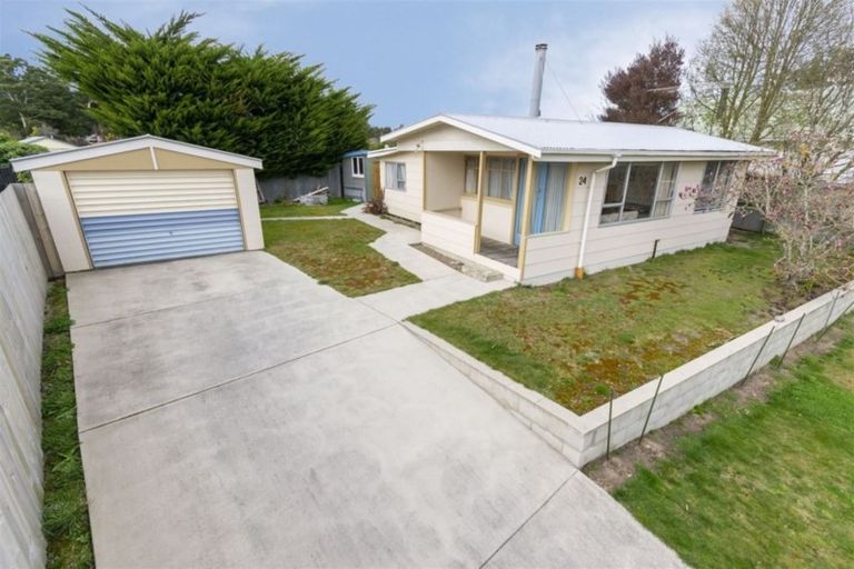 Photo of property in 24 Park Terrace, Waikuku Beach, 7473