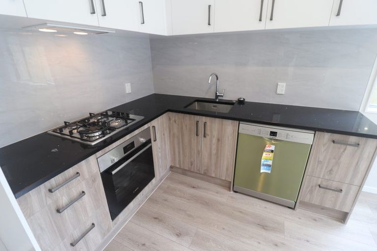 Photo of property in 2a Crystal Avenue, Te Atatu South, Auckland, 0602